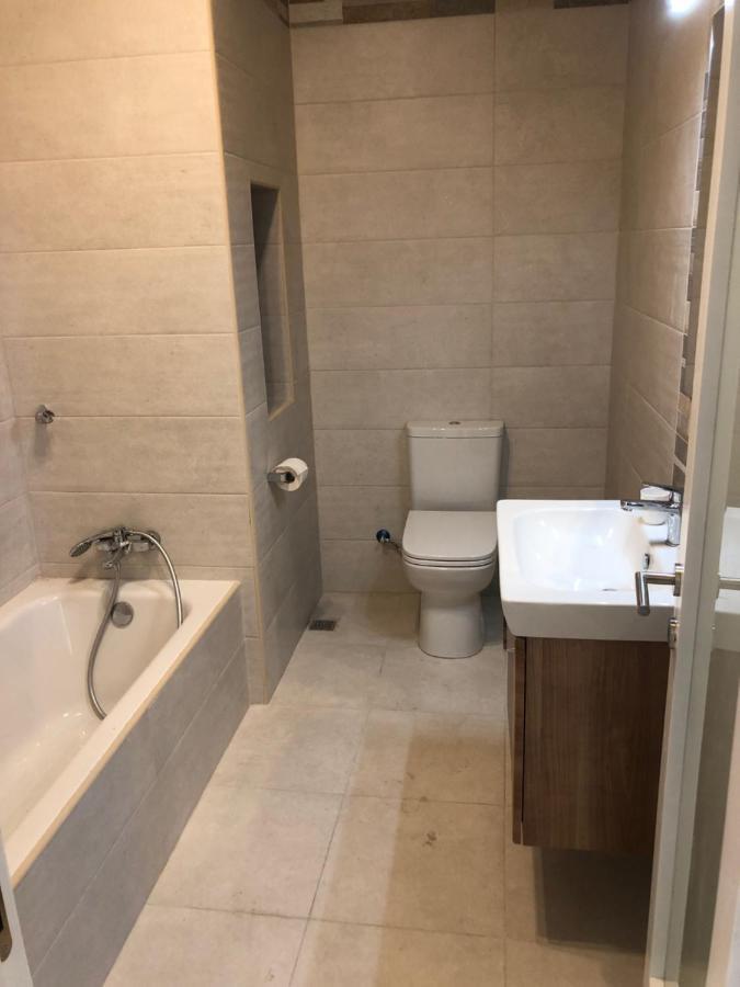The Sea Just Across The Road - Flat 3 Apartment Сейнт Полс Бей Екстериор снимка
