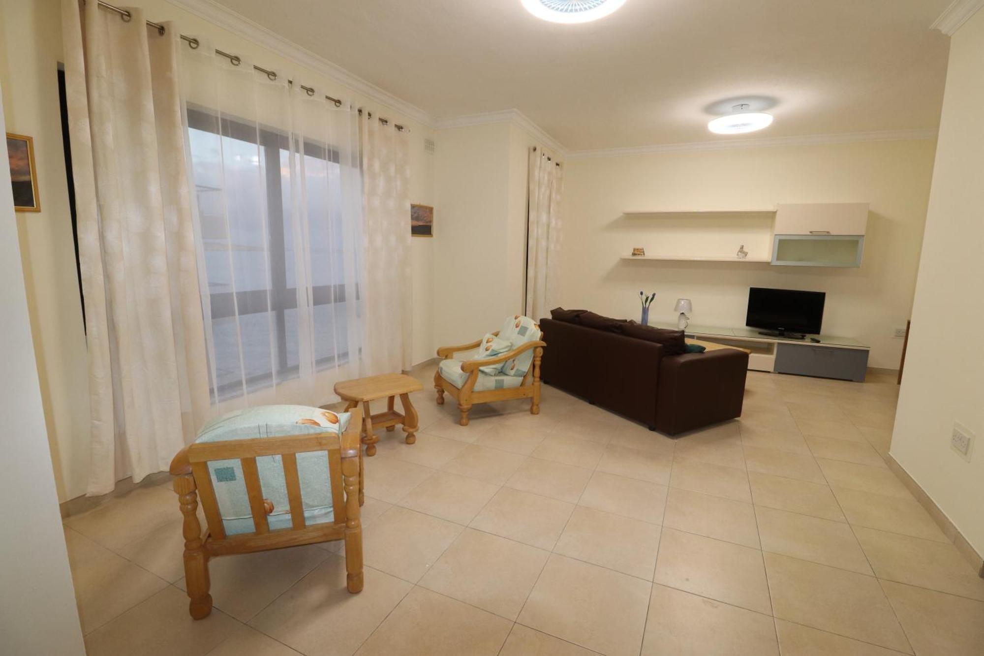 The Sea Just Across The Road - Flat 3 Apartment Сейнт Полс Бей Екстериор снимка